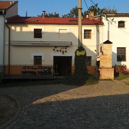 Sklep U Hrabalu Aparthotel Hustopeče Exterior foto
