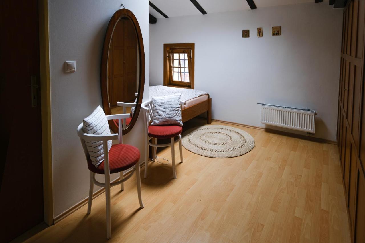 Sklep U Hrabalu Aparthotel Hustopeče Exterior foto