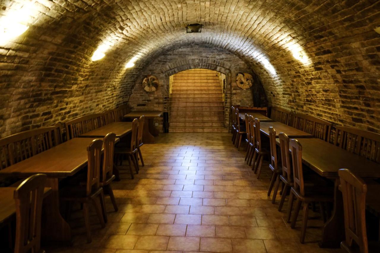 Sklep U Hrabalu Aparthotel Hustopeče Exterior foto