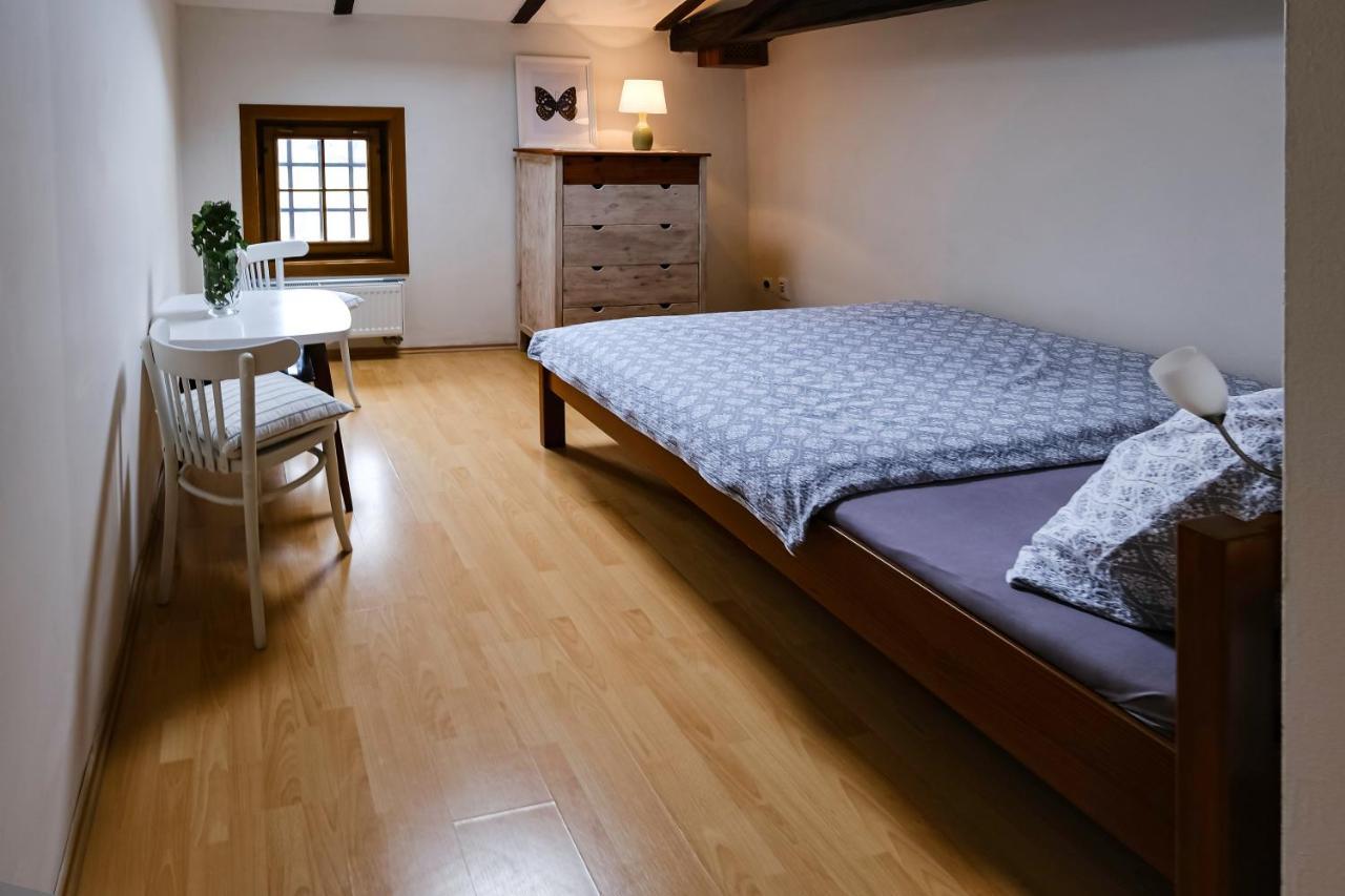 Sklep U Hrabalu Aparthotel Hustopeče Exterior foto